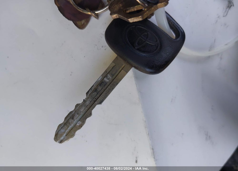 2000 TOYOTA CAMRY SOLARA SE VIN: 2T1CG22P3YC352912