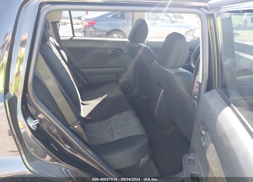 2015 SCION XB VIN: JTLZE4FE3FJ073017