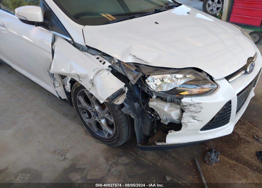2014 FORD FOCUS TITANIUM VIN: 1FADP3N20EL399013