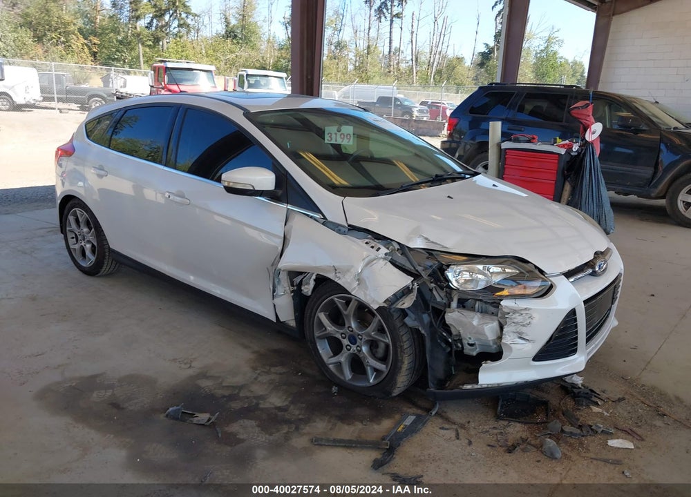 2014 FORD FOCUS TITANIUM VIN: 1FADP3N20EL399013