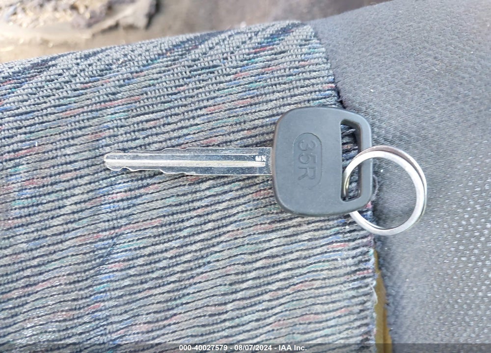 1998 TOYOTA RAV4 VIN: JT3GP10V0W0026901