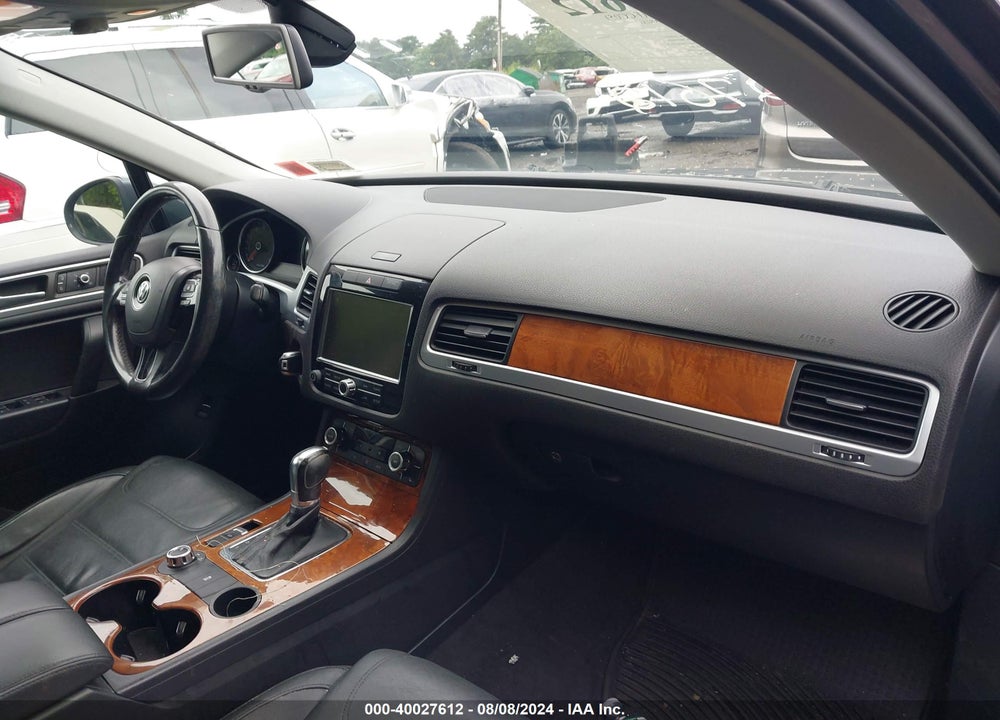 2012 VOLKSWAGEN TOUAREG VR6 LUX VIN: WVGEF9BP9CD011882