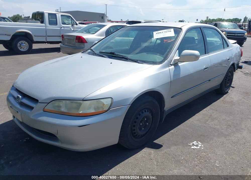 2000 HONDA ACCORD 2.3 LX VIN: JHMCG5547YC037332