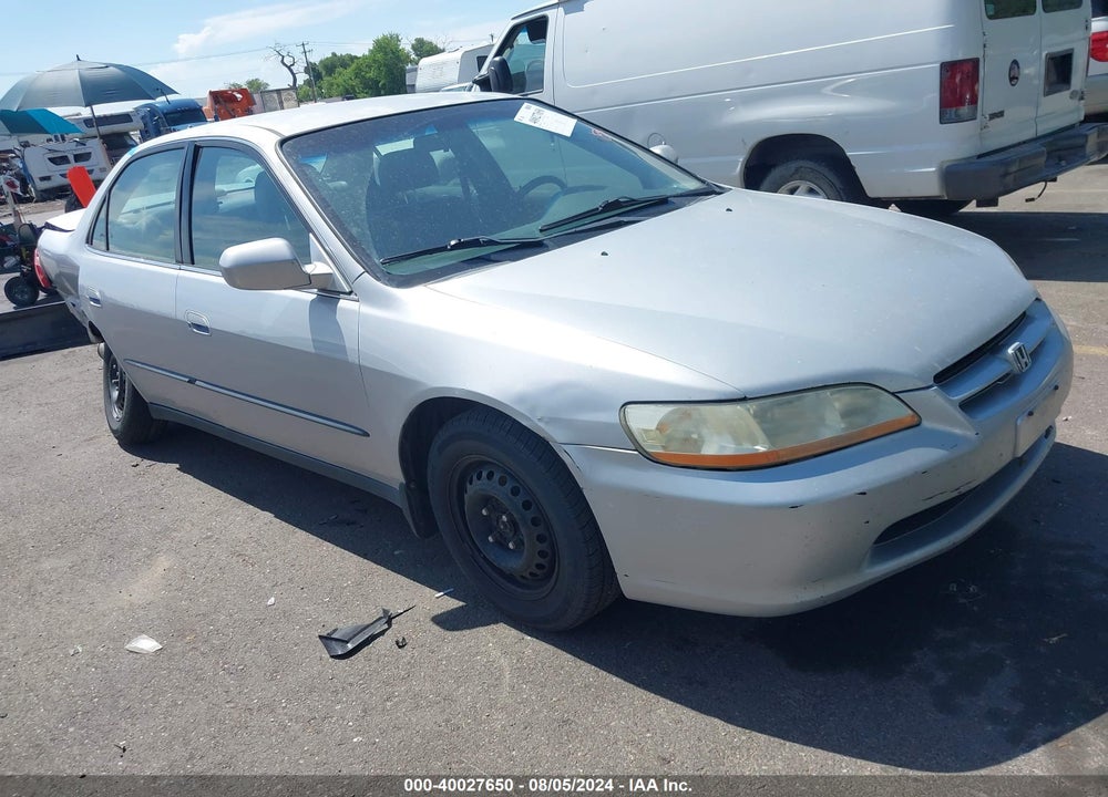 2000 HONDA ACCORD 2.3 LX VIN: JHMCG5547YC037332