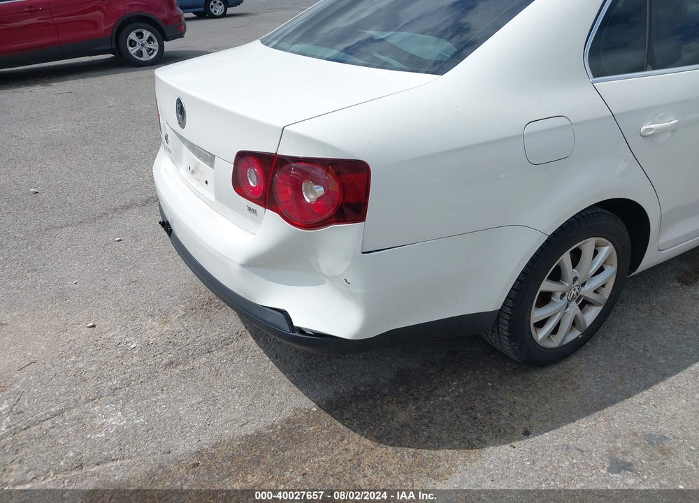 2010 VOLKSWAGEN JETTA SE VIN: 3VWRX7AJ4AM049460