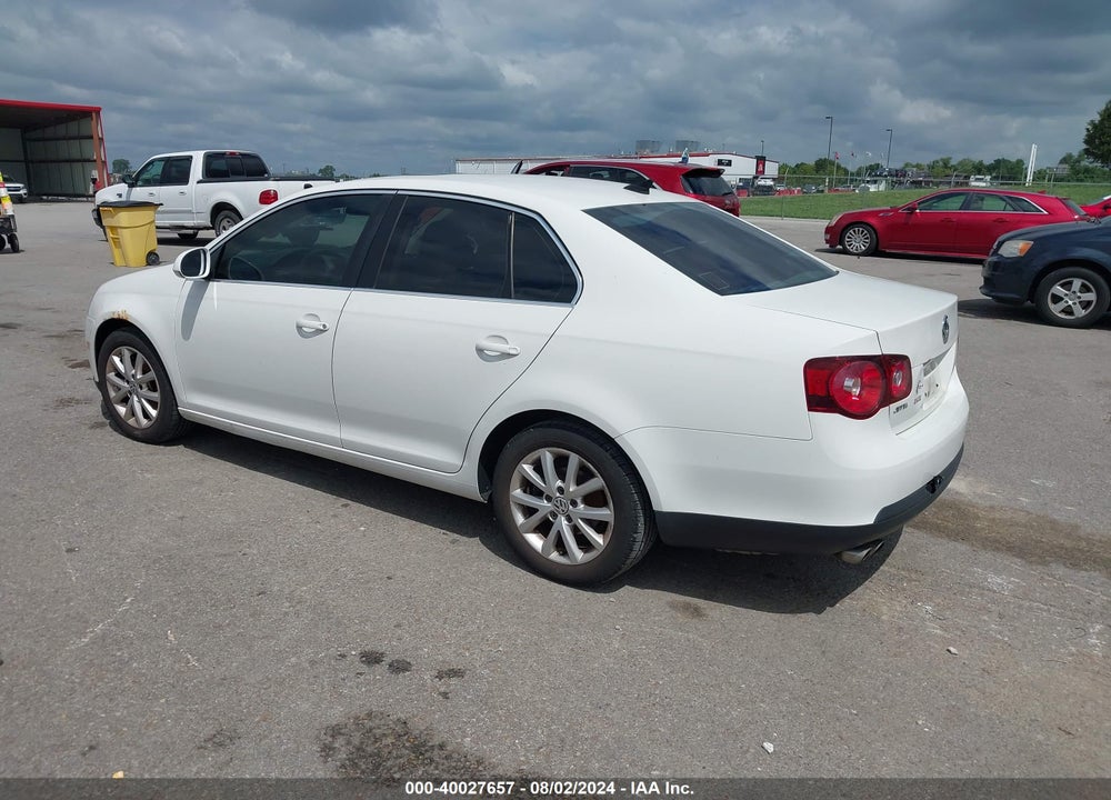 2010 VOLKSWAGEN JETTA SE VIN: 3VWRX7AJ4AM049460