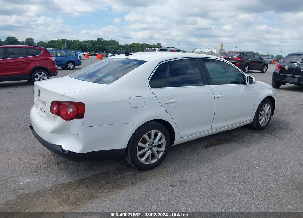 2010 VOLKSWAGEN JETTA SE VIN: 3VWRX7AJ4AM049460