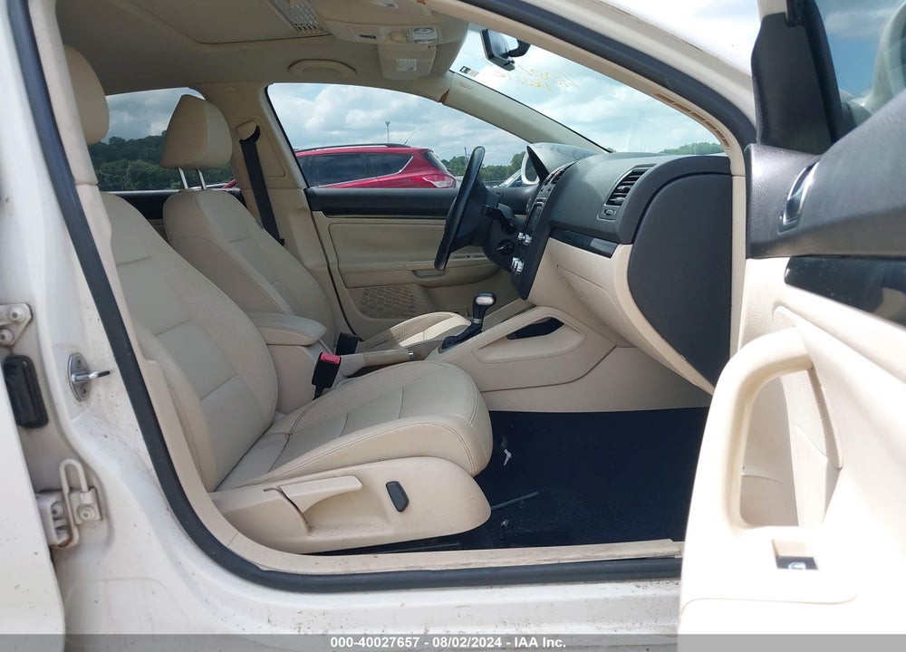 2010 VOLKSWAGEN JETTA SE VIN: 3VWRX7AJ4AM049460