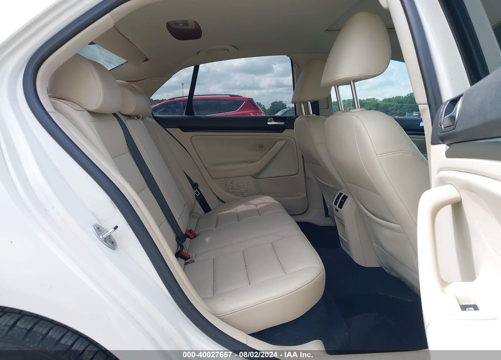 2010 VOLKSWAGEN JETTA SE VIN: 3VWRX7AJ4AM049460
