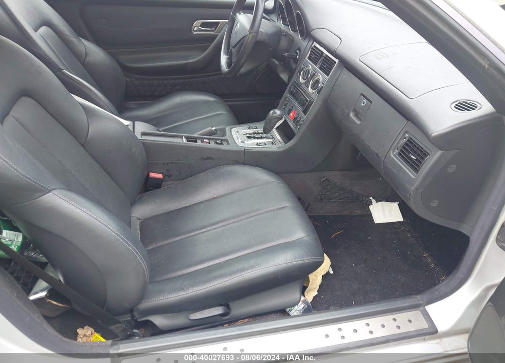 2001 MERCEDES-BENZ SLK 230 KOMPRESSOR VIN: WDBKK49F21F217144