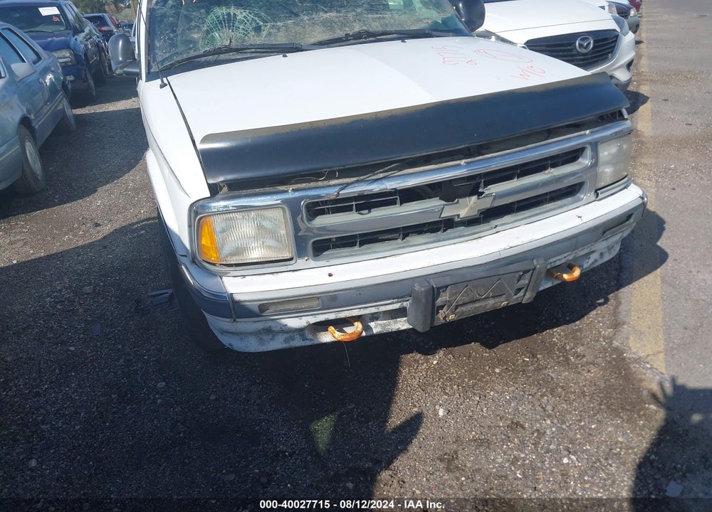 1995 CHEVROLET BLAZER VIN: 1GNDT13WXS2111068