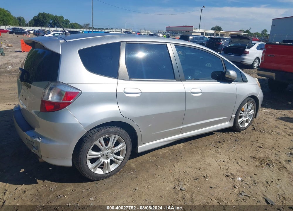 2011 HONDA FIT SPORT VIN: JHMGE8H51BS006801