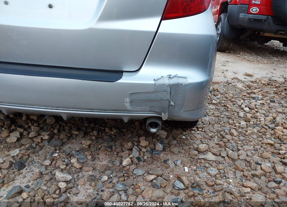 2011 HONDA FIT SPORT VIN: JHMGE8H51BS006801