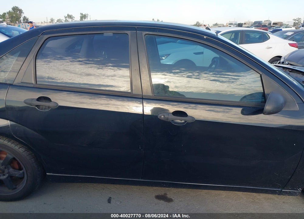 2005 FORD FOCUS ZX4 VIN: 1FAFP34N35W318623