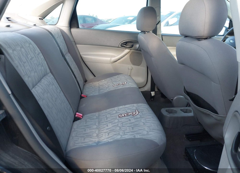 2005 FORD FOCUS ZX4 VIN: 1FAFP34N35W318623