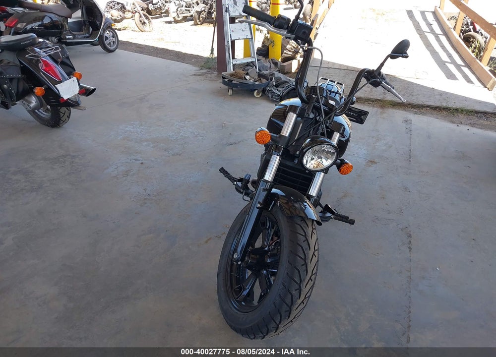 2024 INDIAN MOTORCYCLE CO. SCOUT BOBBER SIXTY VIN: 56KMTB117R3200584