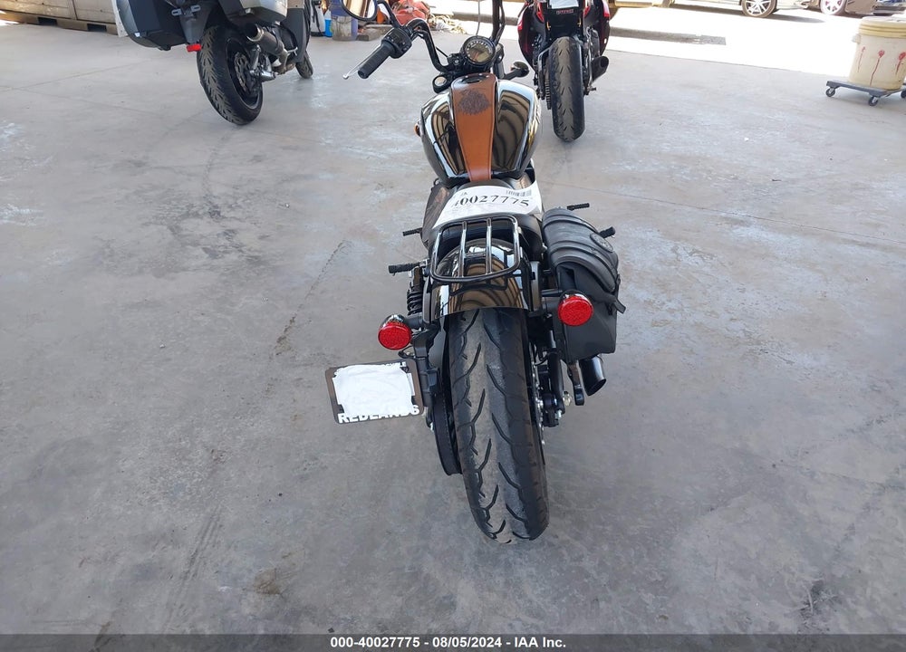 2024 INDIAN MOTORCYCLE CO. SCOUT BOBBER SIXTY VIN: 56KMTB117R3200584