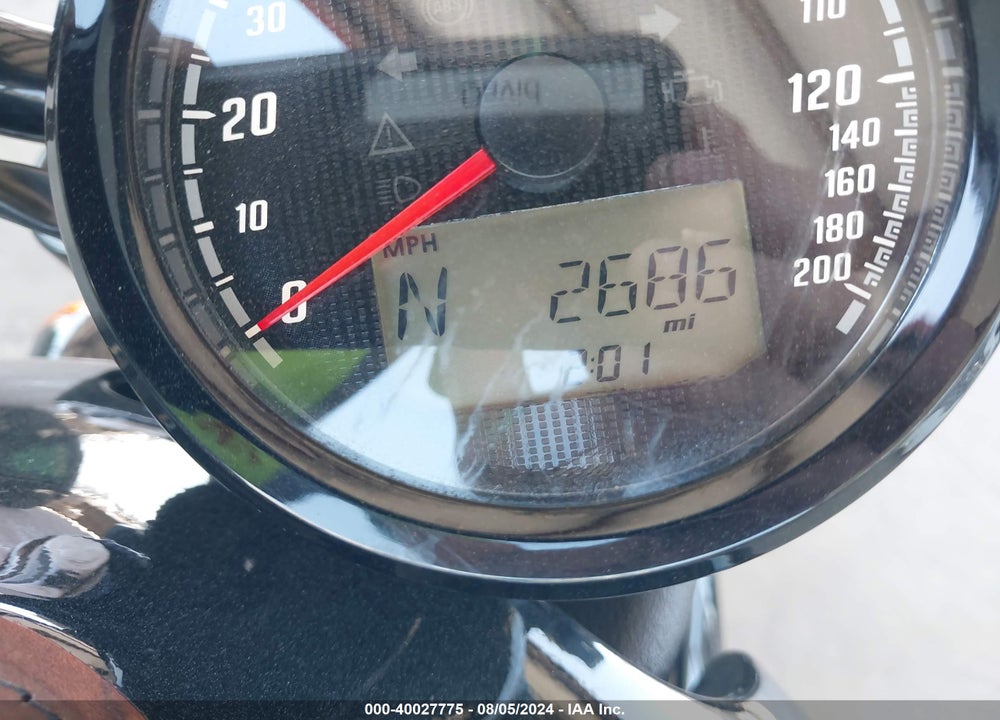 2024 INDIAN MOTORCYCLE CO. SCOUT BOBBER SIXTY VIN: 56KMTB117R3200584