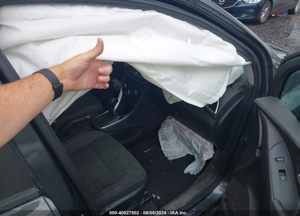 2019 CHEVROLET TRAX LS VIN: 3GNCJKSB4KL167348