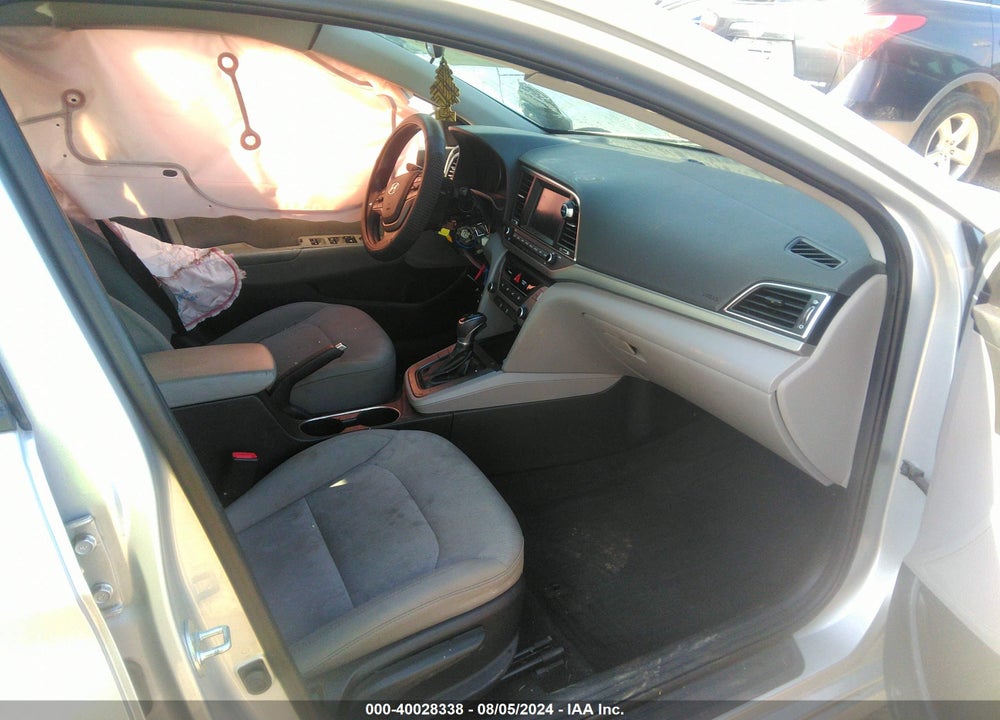 2018 HYUNDAI ELANTRA SEL VIN: 5NPD84LF0JH334535