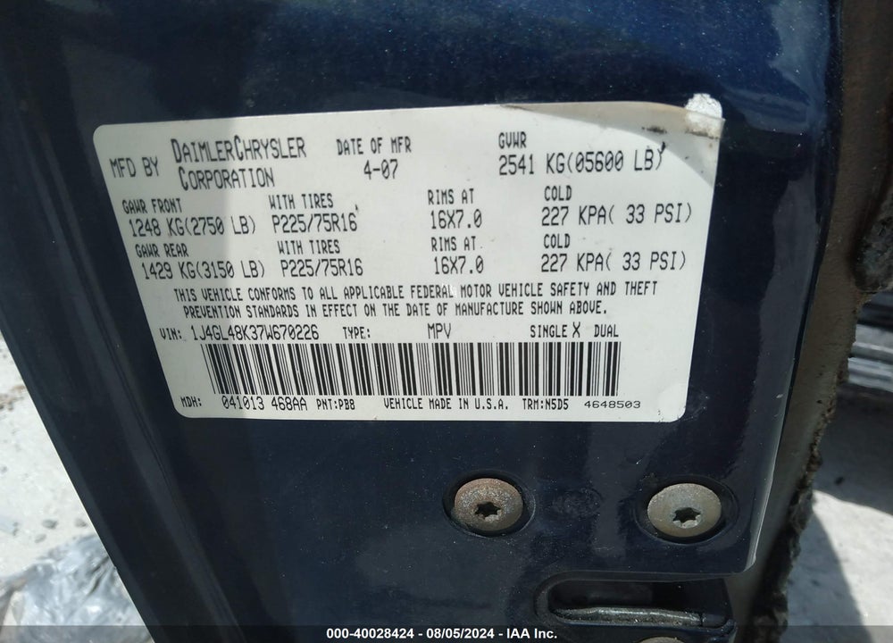 2007 JEEP LIBERTY VIN: 1J4GL48K37W670226