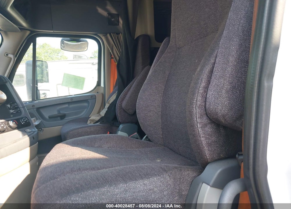 2017 FREIGHTLINER CASCADIA 125 VIN: 3AKJGLBGXHSHR7041
