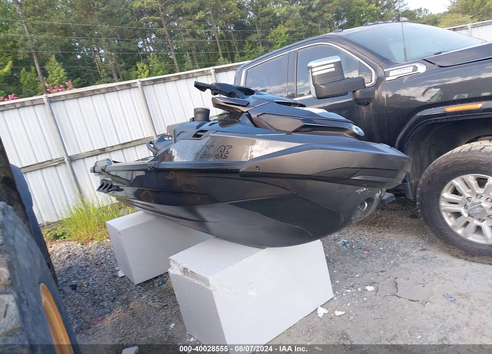 2021 SEADOO GTX-300 LIMITED VIN: YDVA6240G121