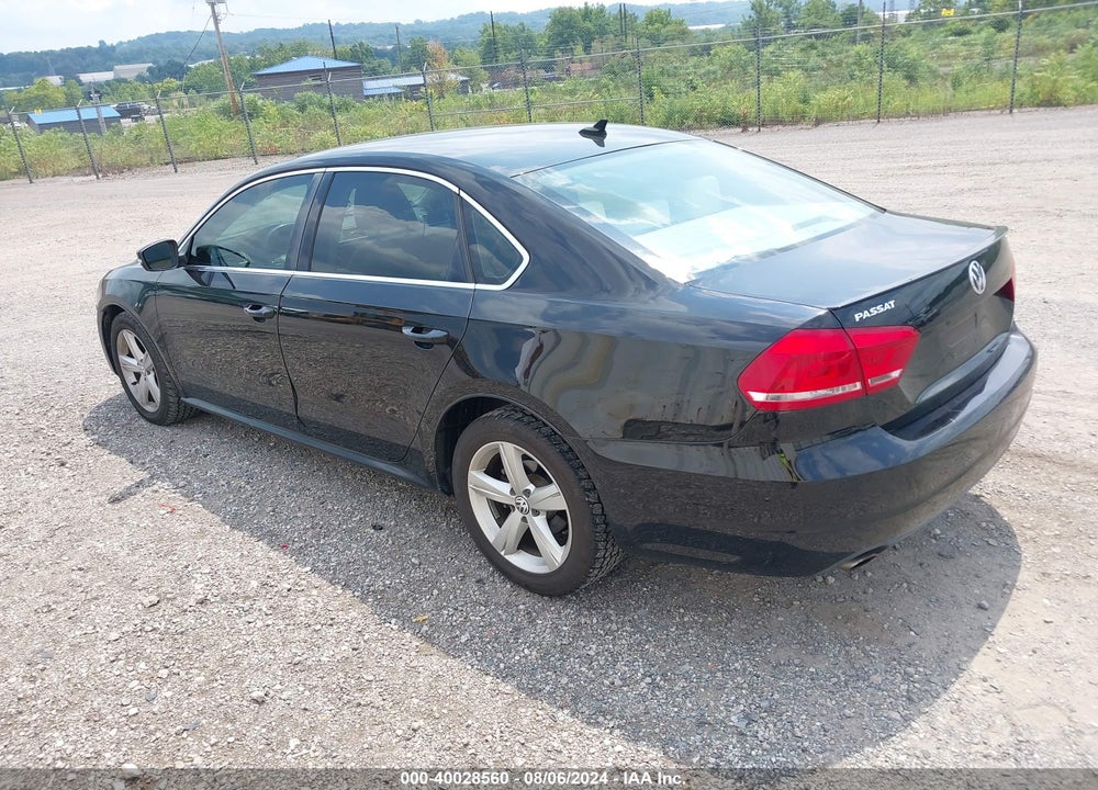 2013 VOLKSWAGEN PASSAT 2.5L SE VIN: 1VWBP7A33DC114047