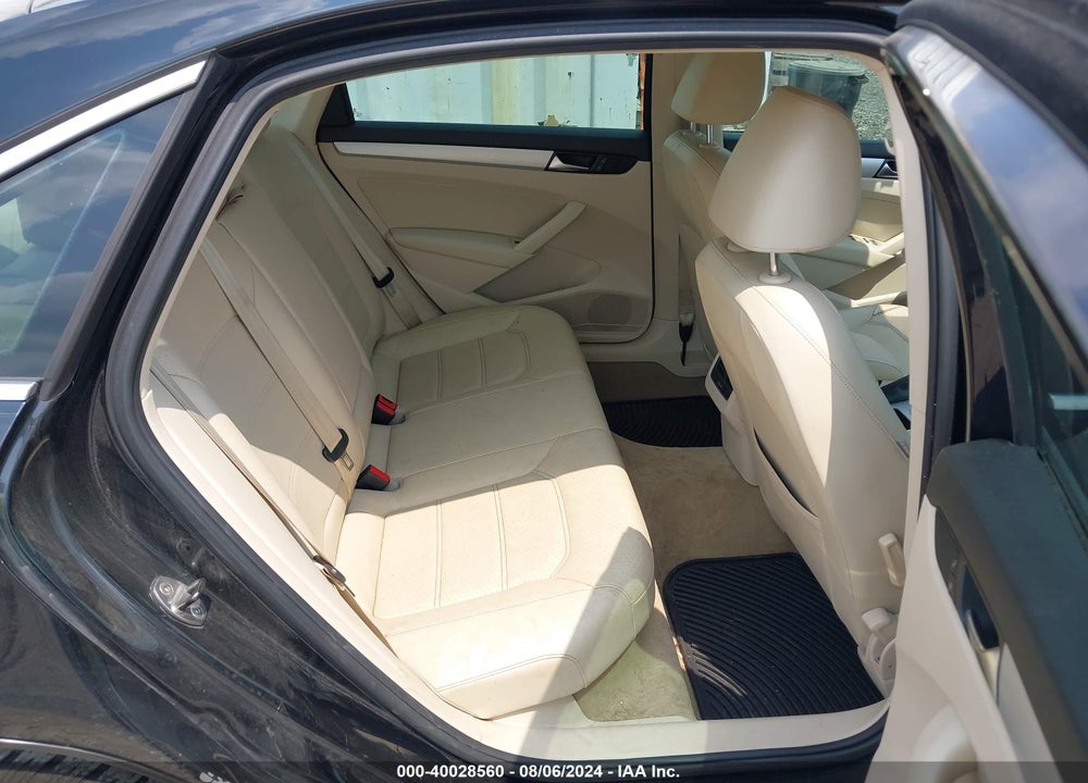 2013 VOLKSWAGEN PASSAT 2.5L SE VIN: 1VWBP7A33DC114047