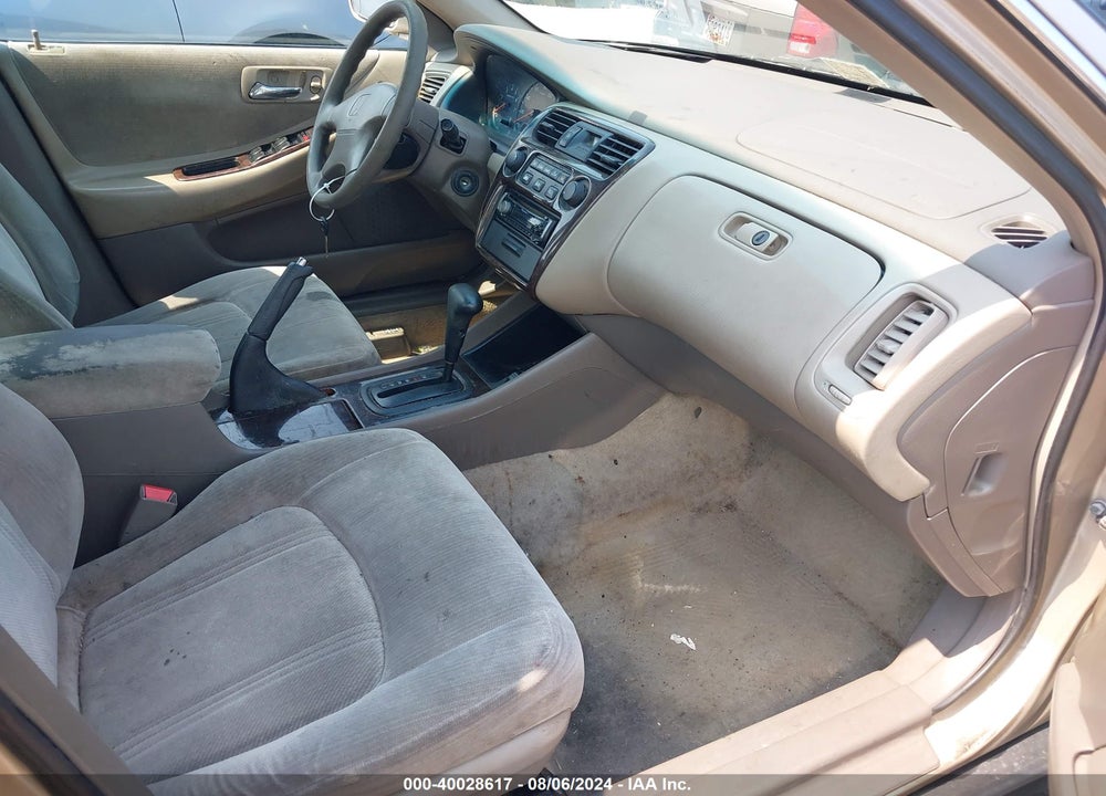 2000 HONDA ACCORD 2.3 SE VIN: 1HGCG6695YA127187