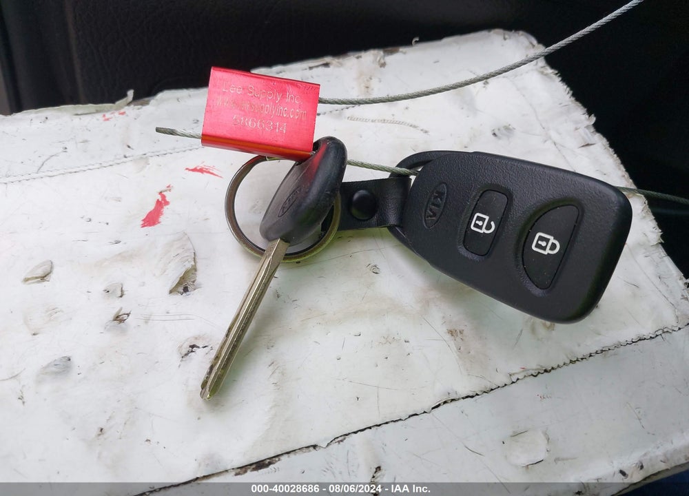 2012 KIA SORENTO LX VIN: 5XYKT3A60CG249398