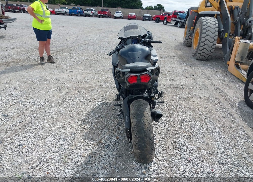 2020 KAWASAKI ZX1002 D VIN: JKBZXVD18LA003025