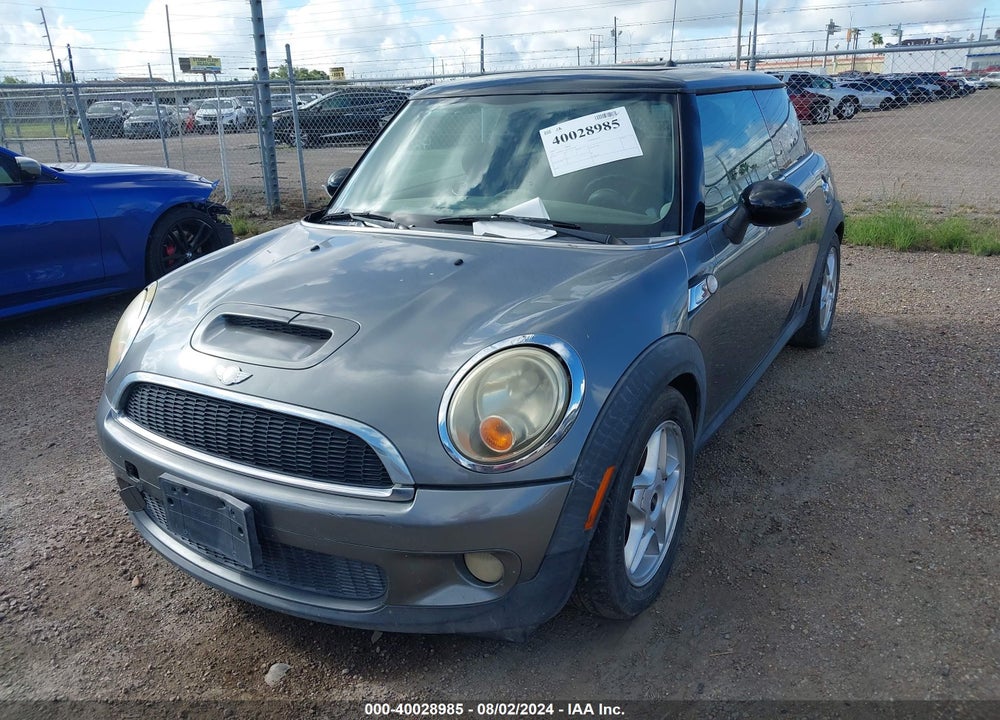 2007 MINI COOPER S VIN: WMWMF73557TV31362