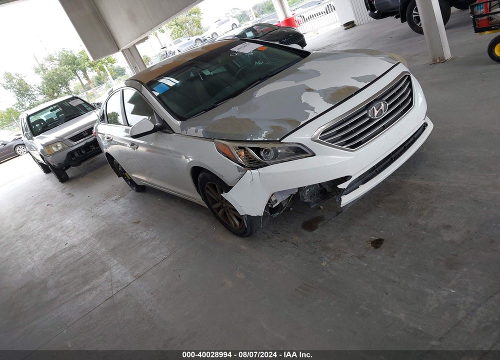 2015 HYUNDAI SONATA SE VIN: 5NPE24AF6FH057924