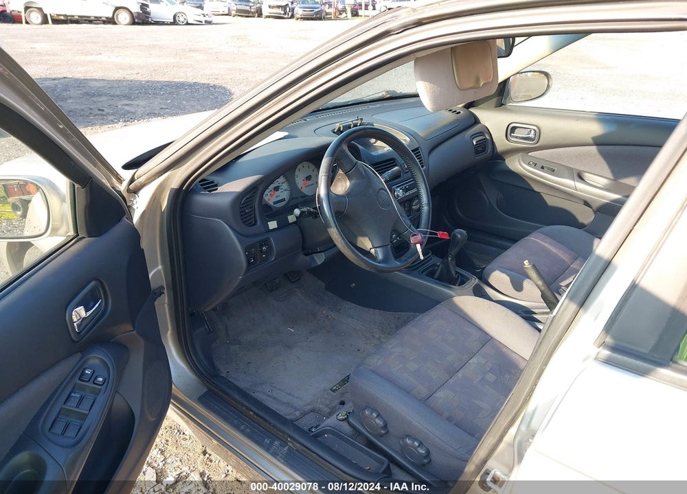 2001 NISSAN SENTRA SE- VIN: 3N1BB51D11L113237