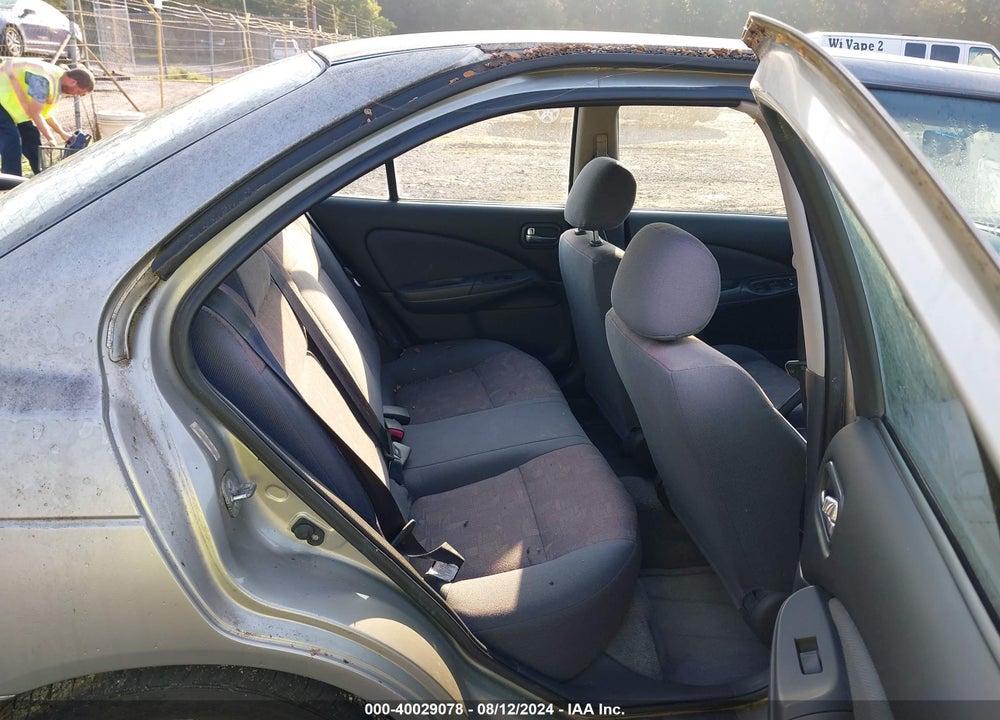 2001 NISSAN SENTRA SE- VIN: 3N1BB51D11L113237