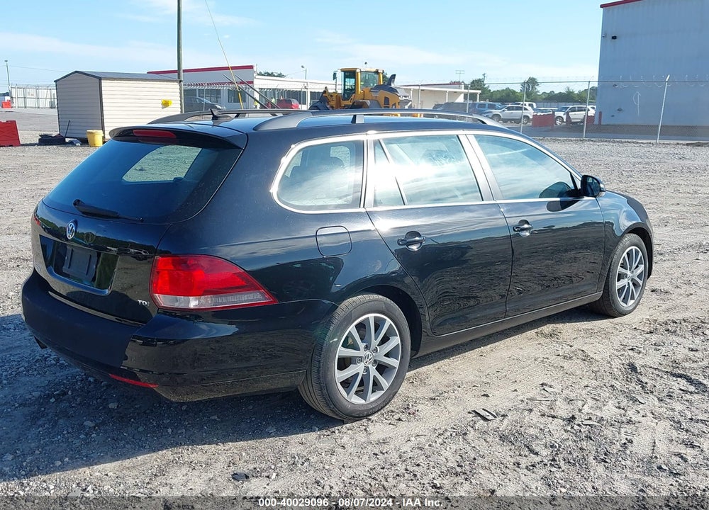 2011 VOLKSWAGEN JETTA SPORTWAGEN 2.0L TDI VIN: 3VWPL7AJ3BM648158