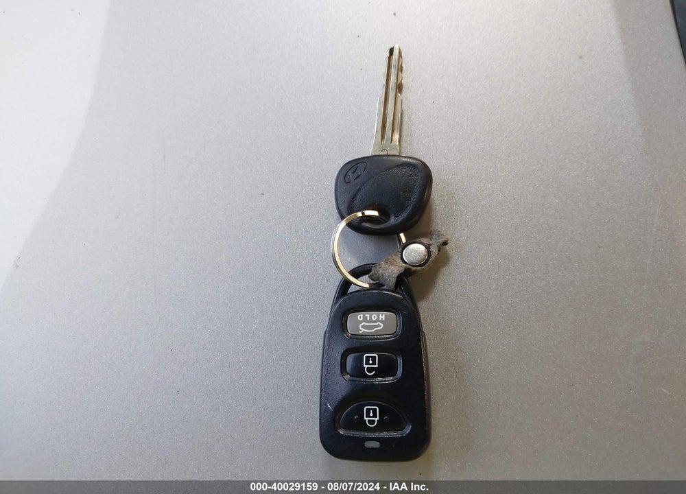 2018 HYUNDAI ELANTRA SE VIN: 5NPD74LFXJH283130