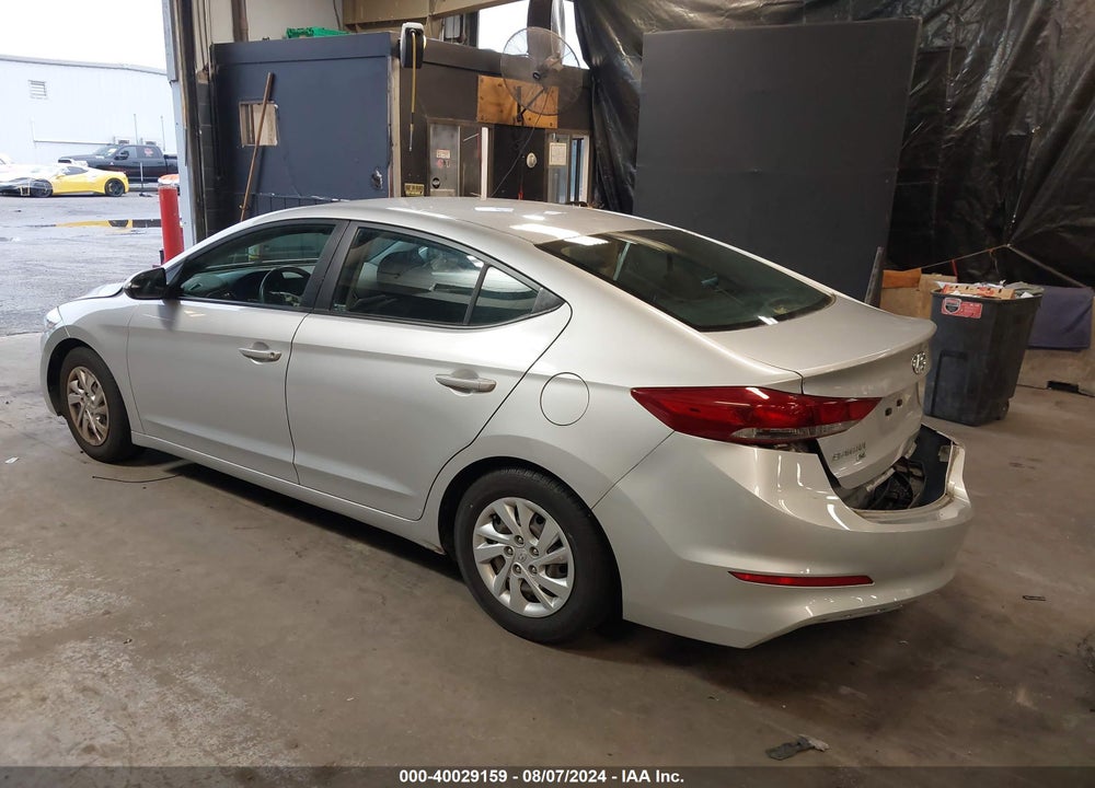 2018 HYUNDAI ELANTRA SE VIN: 5NPD74LFXJH283130