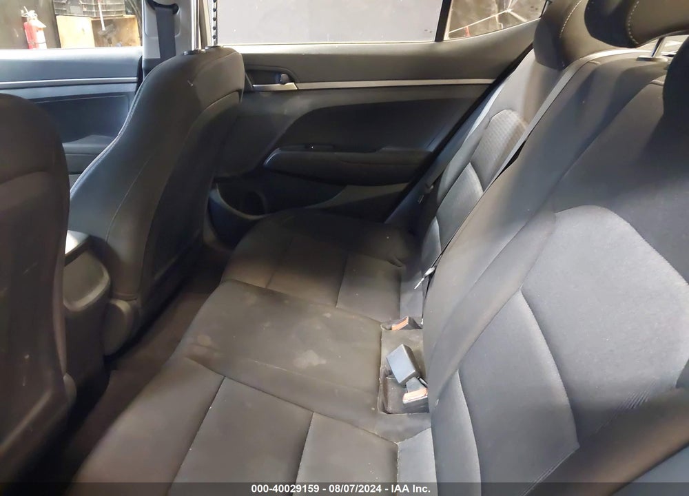 2018 HYUNDAI ELANTRA SE VIN: 5NPD74LFXJH283130
