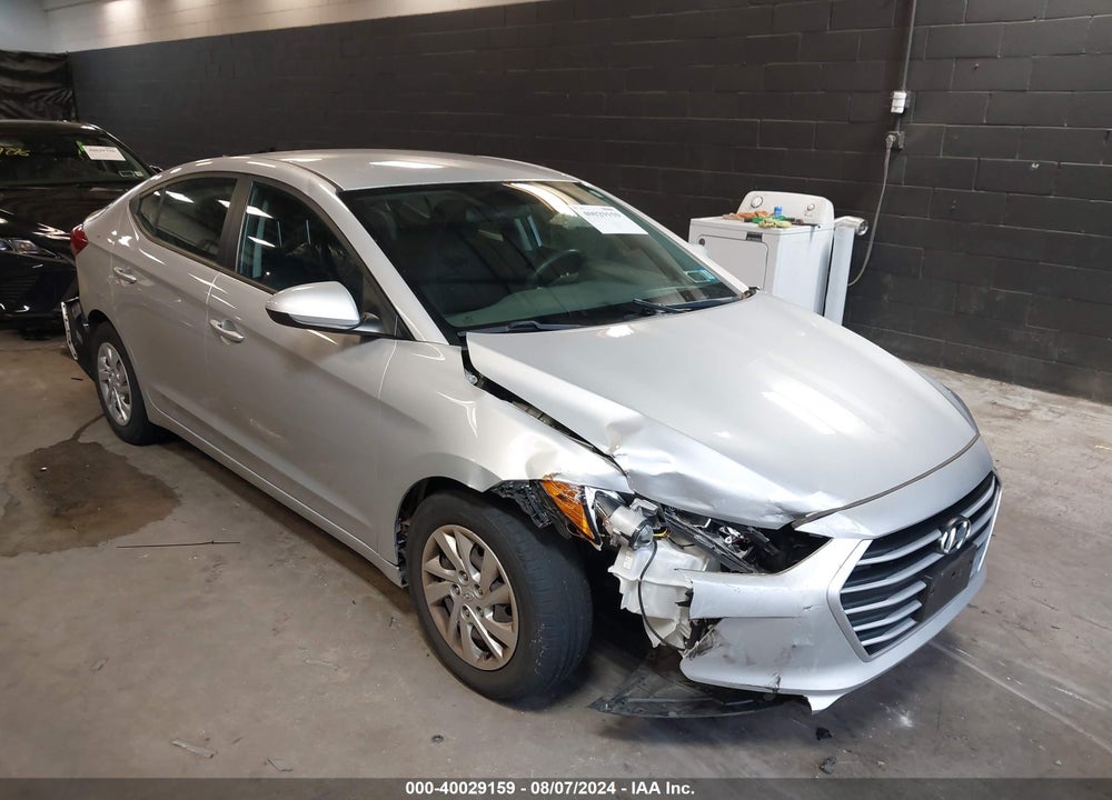2018 HYUNDAI ELANTRA SE VIN: 5NPD74LFXJH283130