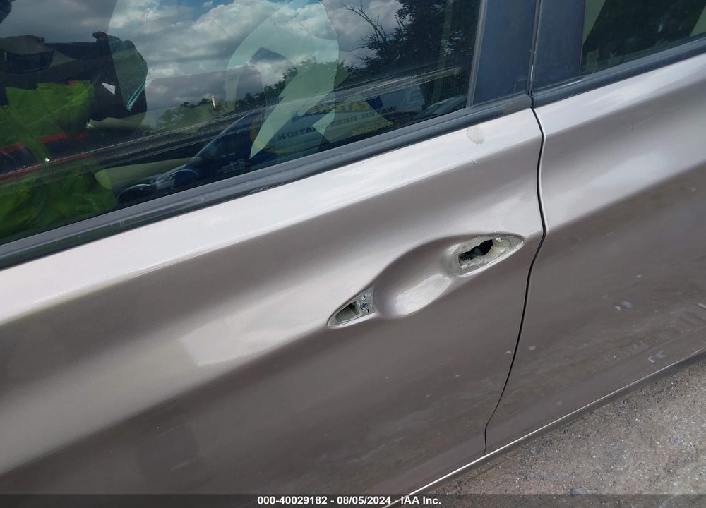 2015 HYUNDAI ELANTRA SE VIN: 5NPDH4AE3FH576401