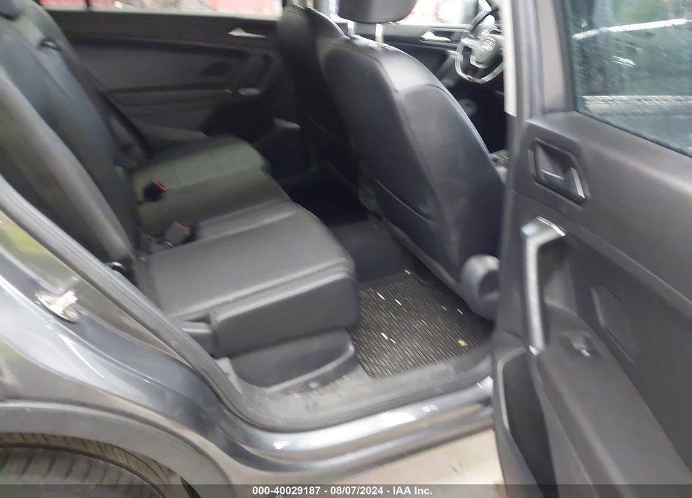 2018 VOLKSWAGEN TIGUAN 2.0T SE/2.0T SEL VIN: 3VV2B7AX6JM138746