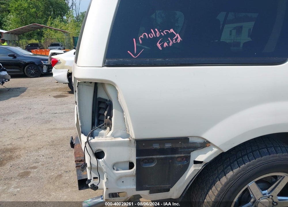 2007 LINCOLN NAVIGATOR ULTIMATE VIN: 5LMFU28577LJ07154