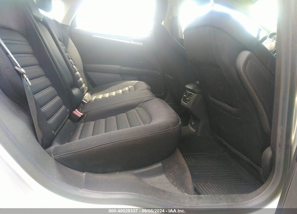 2015 FORD FUSION SE VIN: 3FA6P0H76FR266760