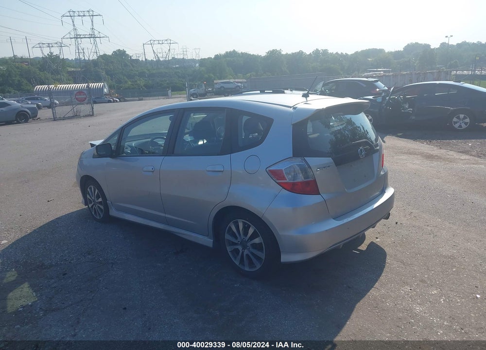 2013 HONDA FIT SPORT VIN: JHMGE8H55DC067887