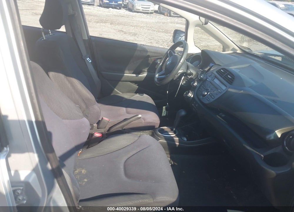 2013 HONDA FIT SPORT VIN: JHMGE8H55DC067887
