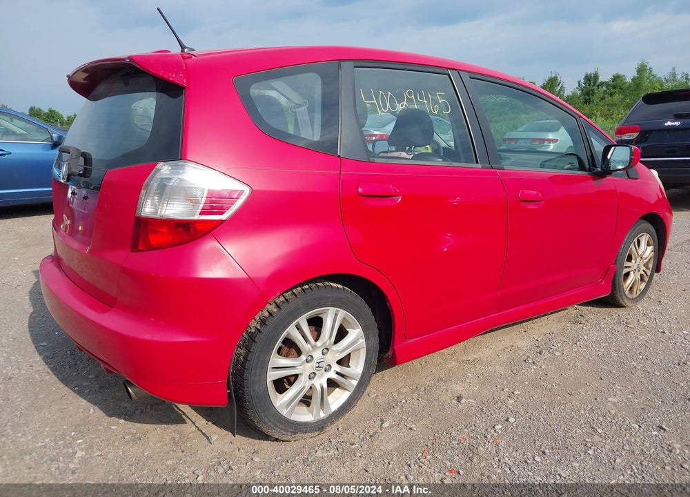 2011 HONDA FIT SPORT VIN: JHMGE8H51BC010468
