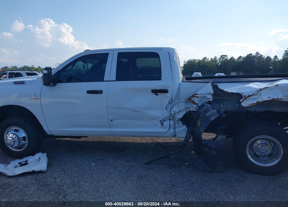 2024 RAM 3500 TRADESMAN  4X4 8' BOX VIN: 3C63RRGL7RG215169