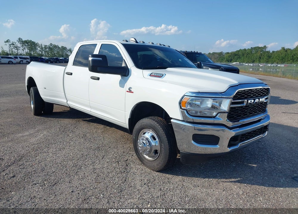 2024 RAM 3500 TRADESMAN  4X4 8' BOX VIN: 3C63RRGL7RG215169